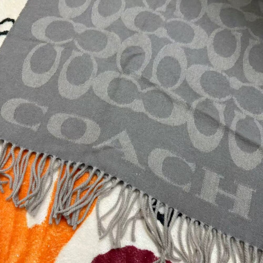 Coach Scarf - Picture 4 of 8